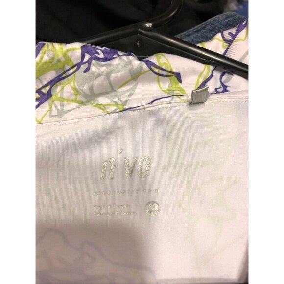Women’s NIVO GOLF Lanctot Short Ruffled Sleeve Purple & Green Print Top Size XL - Picture 4 of 5
